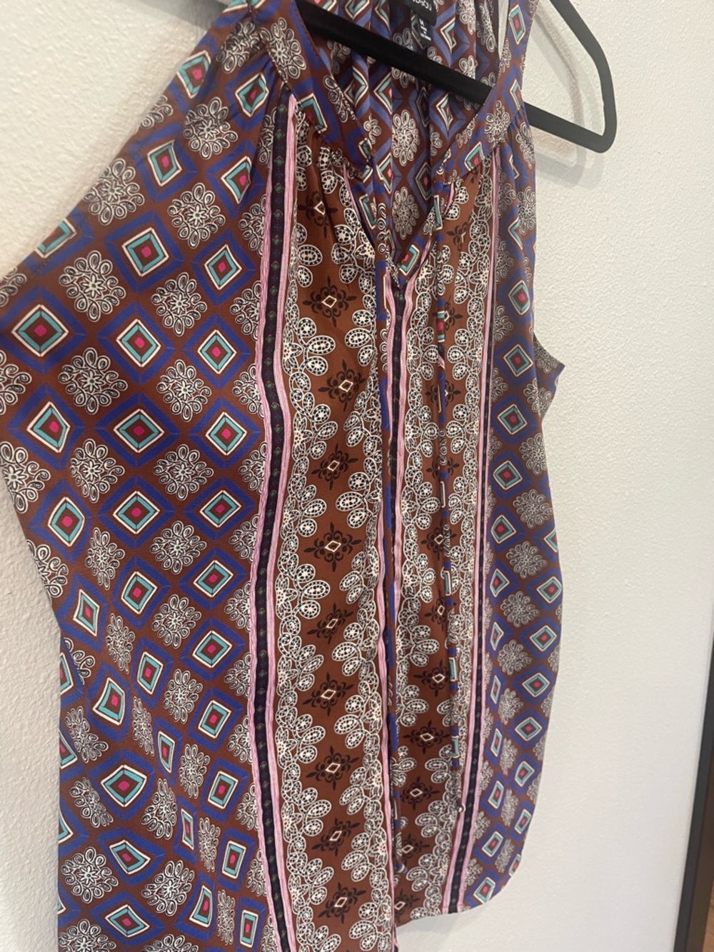 Bobeau Sleeveless Top With Bohemian-Inspired Floral & Geometric Print - Picture 7 of 9